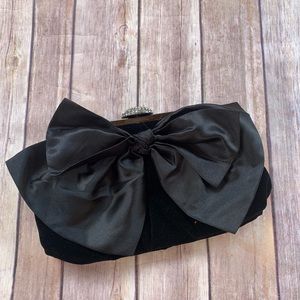 Neiman Marcus Bags - Nieman Marcus Black Crossbody Clutch Neiman Marcus Bags - Nieman Marcus Black Crossbody Clutch